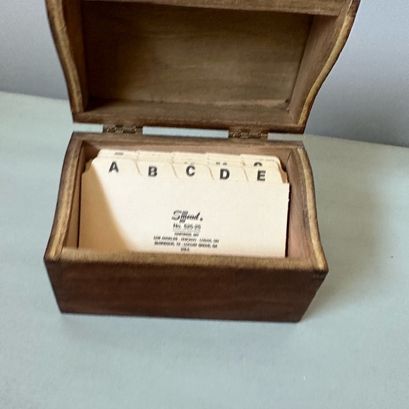 Vintage carver dovetail wood recipe box - Picture 6 of 10